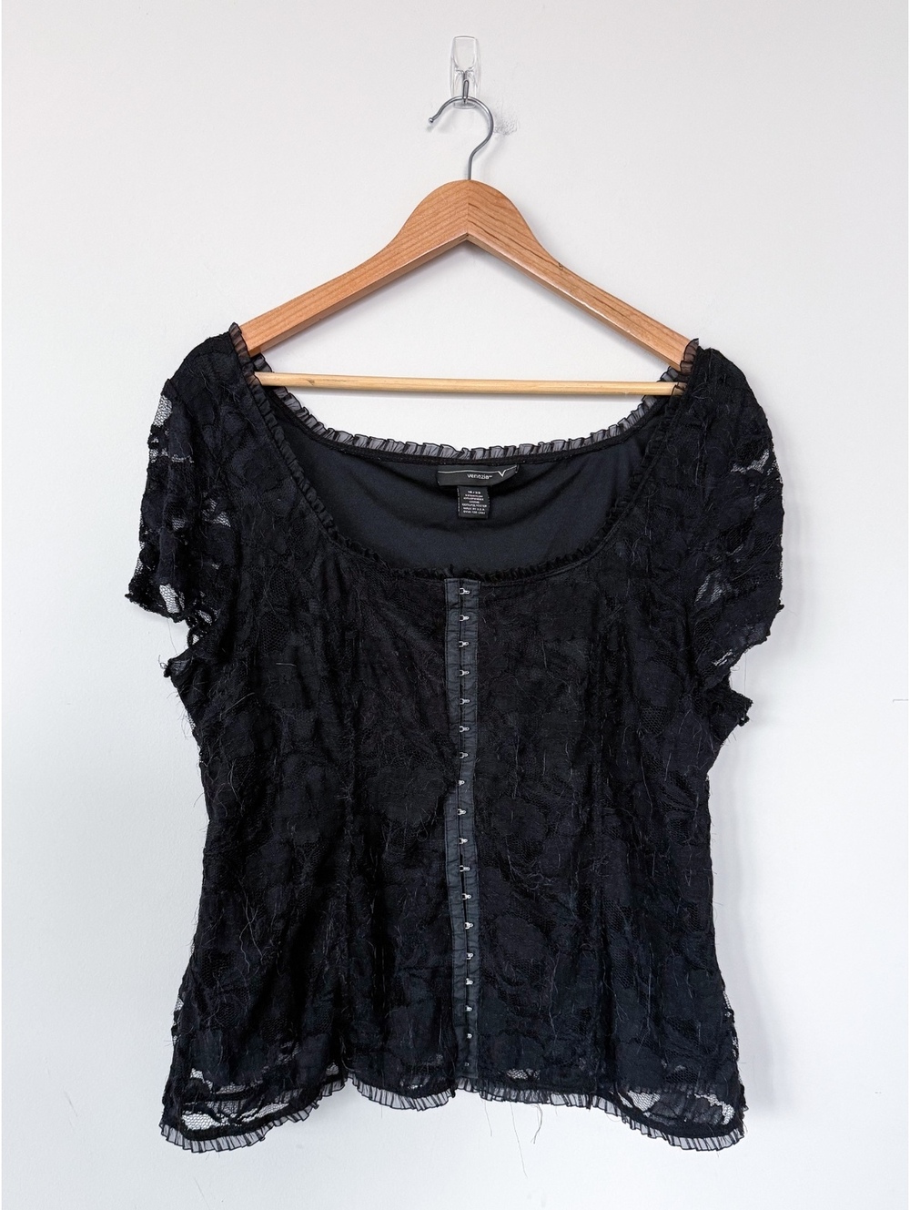 Plus Size Y2K Venezia Lace Short Sleeve Hook Front Blouse Top Black Whimigoth